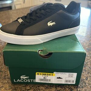 Lacoste sneaker never worn